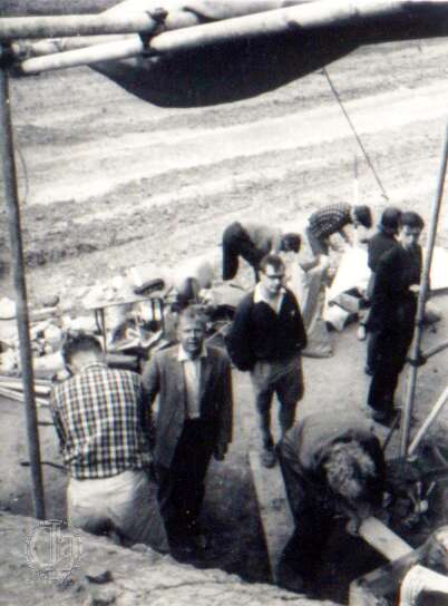 19640801c AVELEY A.G. Long 2nd Left-Edit