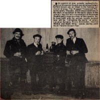 19781215 RAGGED TROUSERED KNP